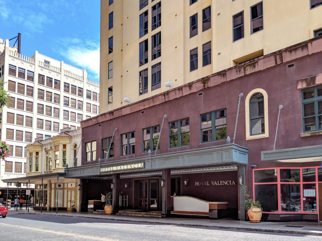 9 Best Hotels on the San Antonio Riverwalk for a relaxing stay!