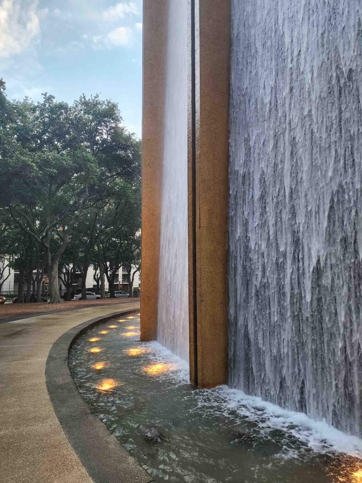 Gerald D. Hines Waterwall Park (Williams Waterwall) photo 1